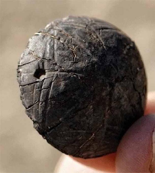 Das älteste falsche Auge der Welt wurde 2006 in der „Verbrannten Stadt“ im Iran entdeckt und stammt aus der Zeit von 2900-2800 v. Chr.!