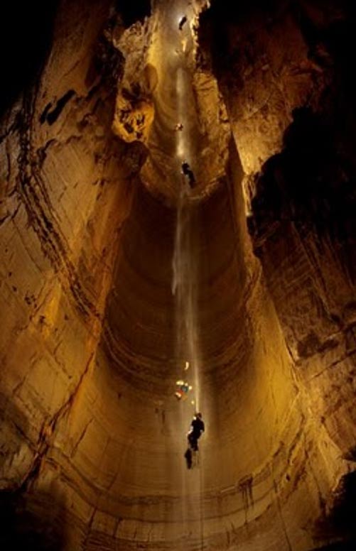 Nur gut ausgebildete Experten sollten die Krubera-Höhle betreten, da sie unglaublich gefährlich ist