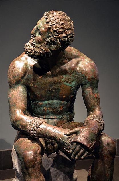 Der Faustkämpfer vom Quirinal ist ein Beispiel für den Realismus der hellenistischen Bronzeskulpturen