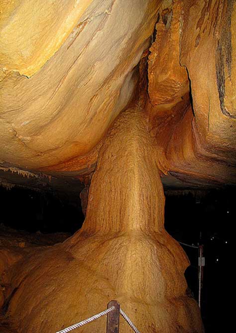 Eine Formation in Langs Liebeshöhle