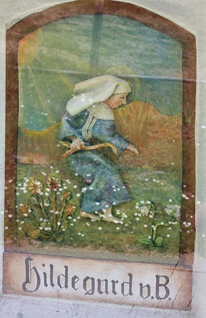 Hildegard von Bingen wurde in das Benediktinerkloster am Disibodenberg geschickt.