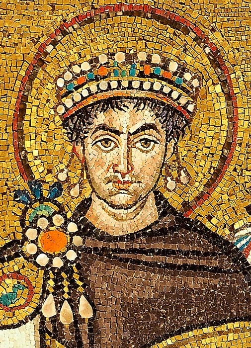 Kaiser Justinian I. setzte eine Kommission ein, die das gesamte römische Recht überarbeiten sollte; das Ergebnis war das Corpus Juris Civilis.