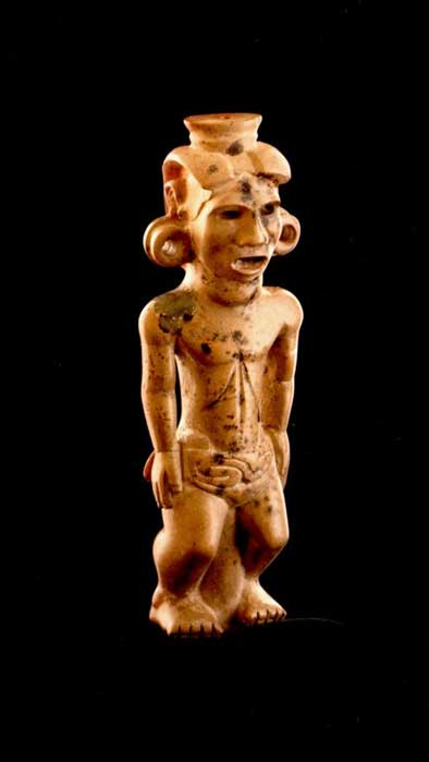 Eine menschliche Bildnispfeife, die von der prähistorischen Adena-Kultur geschaffen wurde, die zwischen 800 v. Chr. und 100 n. Chr. im Ohio-Tal lebte