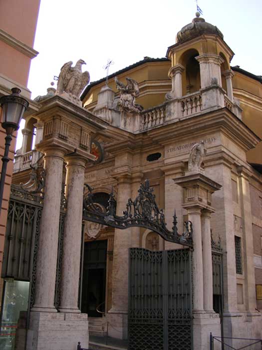 Die Porta Sant Anna, durch die die Besucher gehen müssen, um das Archiv zu erreichen.