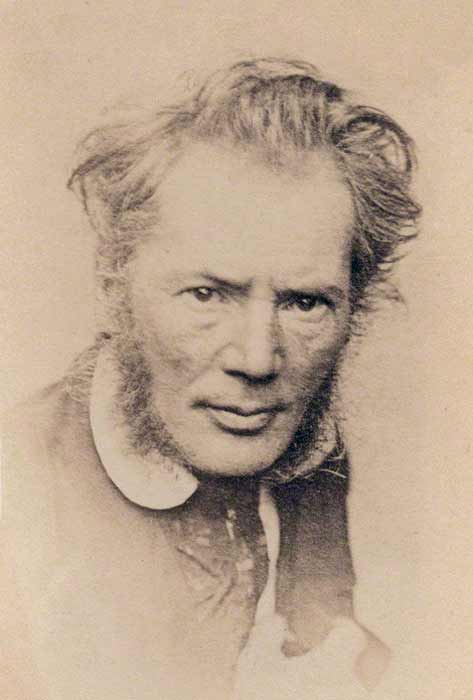 Im Jahr 1910 entstand ein Missverständnis, als der britische Künstler Richard Cockle Lucas, der oben zu sehen ist, behauptete, er sei mit der Bildhauerei der Büste beauftragt worden