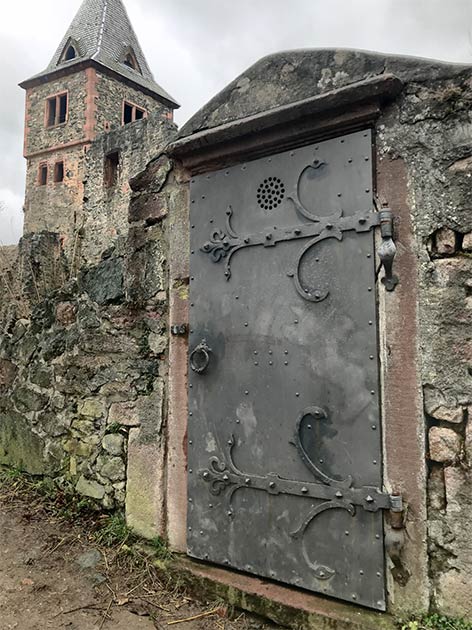 Schlosstür Frankenstein
