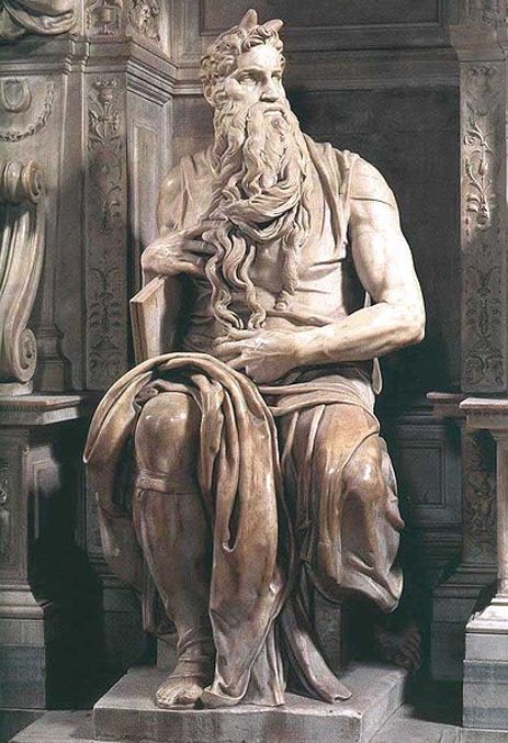 Skulptur mit der Darstellung von Moses von Michelangelo