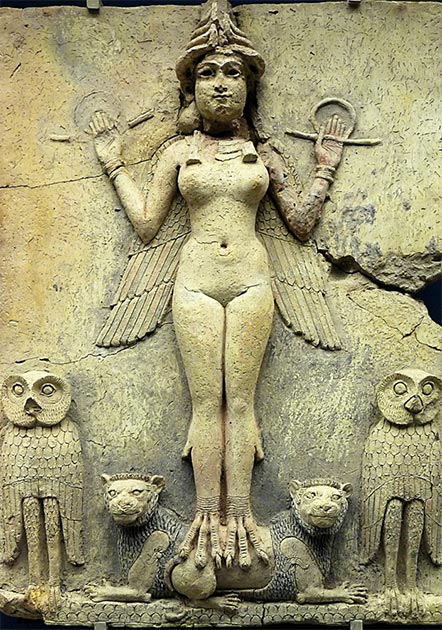 Steinbildhauerei der Göttin Ishtar aus der altbabylonischen Zeit (c. 1800 v. Chr.).