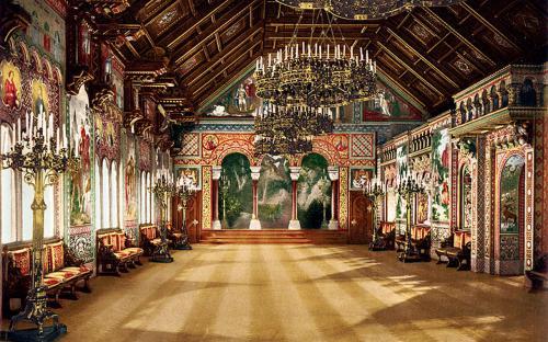 Sängerhalle, Schloss Neuschwanstein, Oberbayern, Deutschland. Foto von Joseph Albert 1886, Postkarte veröffentlicht ca. zwischen 1890 und 1900. Detroit Publishing Co. Drucknr. 17484. (Public Domain)
