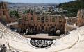 Blick auf den Odeon des Herodes Atticus im Jahr 2012. Sets für Tosca von der Griechischen Nationaloper. (CC BY-SA 3.0)
