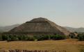 Linke Seitenansicht der Pyramide der Sonne. (CC BY-SA 3.0)