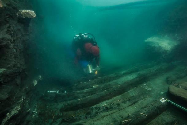 Das ägyptische Militärschiff, das kürzlich bei Thonis-Heracleion im Nildelta nördlich von Alexandria, Ägypten, entdeckt wurde