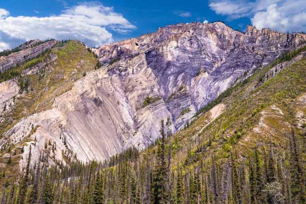 Die schroffen Berge des Nahanni-Nationalparks sind die Heimat vieler Legenden.