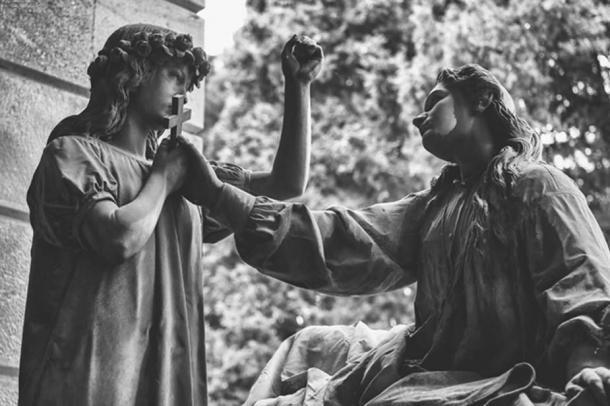 Eine bewegende Ehrung auf dem Friedhof von Staglieno