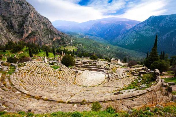 Blick auf das Amphitheater von Delphi.