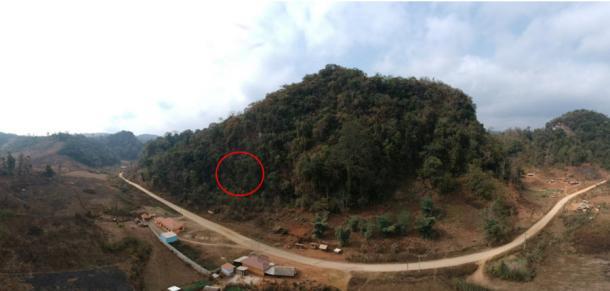 Ein Blick auf das Gebiet mit der Höhle Tam Ngu Hao 2, auch bekannt als Kobra-Höhle, in den Annamite-Bergen im Nordosten von Laos, wo ein Backenzahn gefunden wurde, der der ausgestorbenen menschlichen Spezies der Denisovaner zugeschrieben wird.