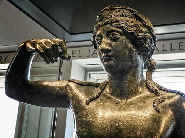 Bronzestatue eines jungen Dionysos aus der hellenistischen Zeit.