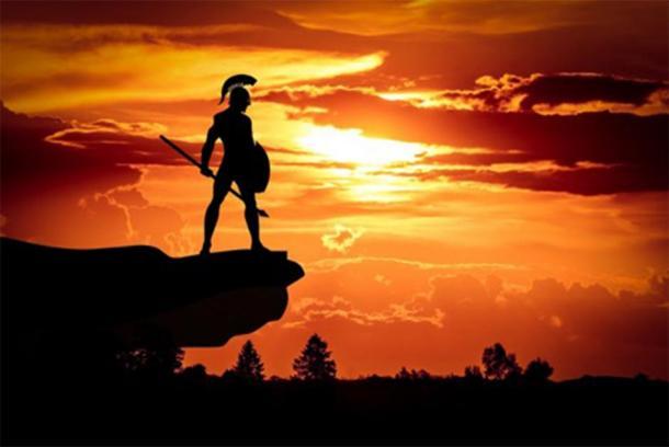 Darstellung eines spartanischen Kriegers vor der Schlacht bei Sonnenuntergang. 