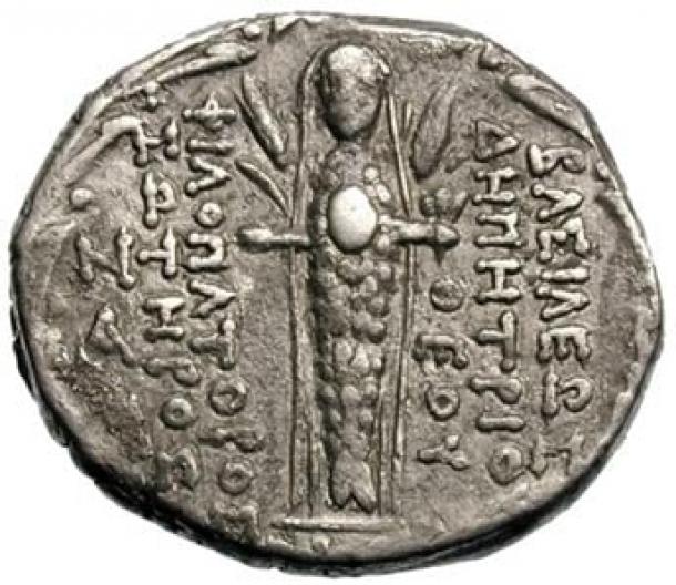 Eine Darstellung von Atargatis, der ersten bekannten Meerjungfrau, auf der Rückseite einer Münze von Demetrius III., König von Syrien von 96-87 v. Chr. 
