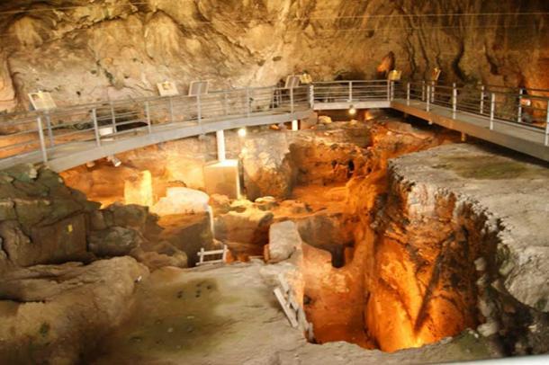 Das Innere der Theopetra-Höhle
