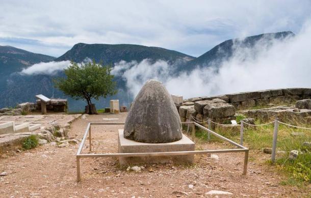 Der Omphalos-Stein in Delphi.