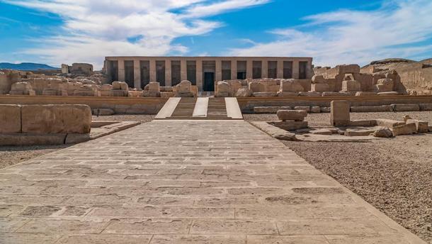 Der Tempel von Sethos I. in Abydos, Heimat der geheimnisvollen Abydos-Inschrift