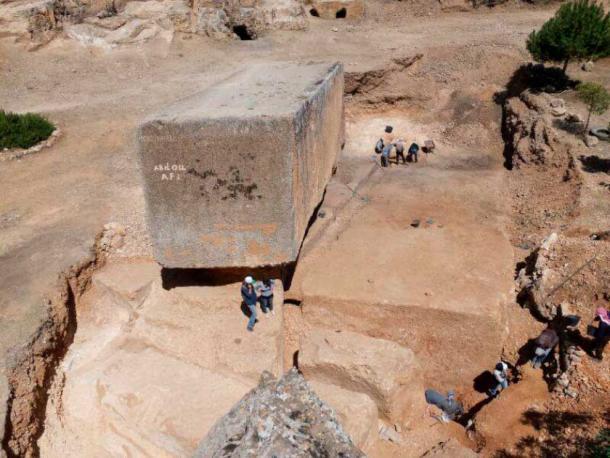 Die Entdeckung des Vergessenen Steins im Steinbruch von Baalbek im Jahr 2014.