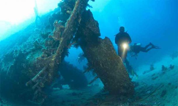 Forscher untersuchen einen Schiffsfriedhof, der im Schwarzen Meer entdeckt wurde und möglicherweise mit der Großen Flut in Verbindung steht.