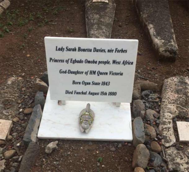 Der Grabstein von Sarah Forbes Bonetta auf Madeira, vor der Küste Portugals