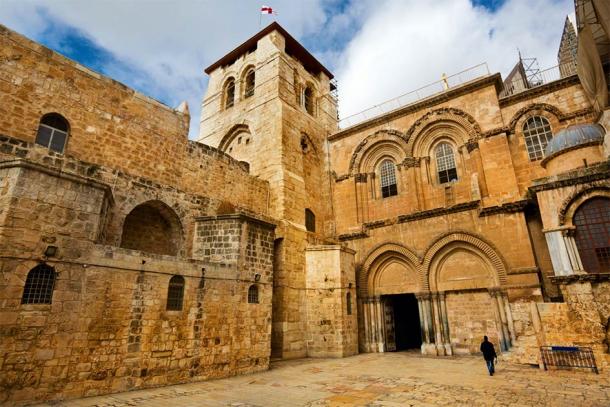 Haupteingang der Grabeskirche in der Altstadt von Jerusalem 