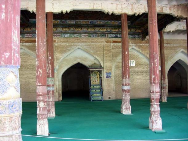 Die edlen Holzarbeiten im Afaq Khoja Mausoleum.