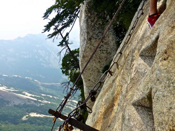 Ein steiler Weg auf dem Huashan-Pfad.