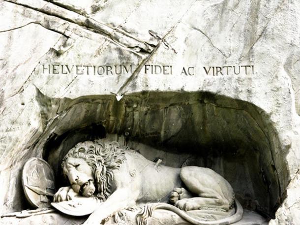 Inschrift auf dem Denkmal