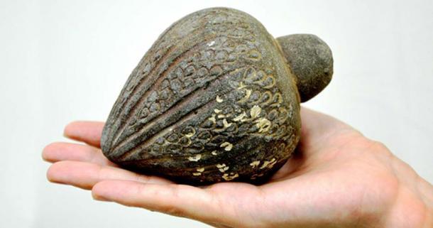 Eine 700 Jahre alte Keramikgranate, die vor der Küste Nordisraels gefunden wurde.