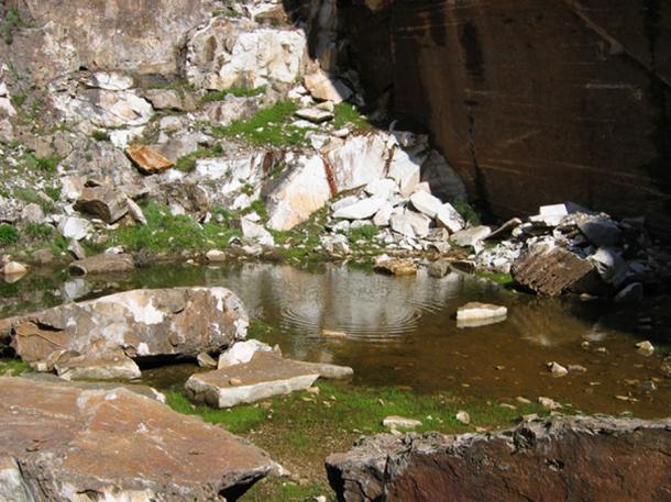 Kleiner See am Penteli-Berg, Athen, Griechenland