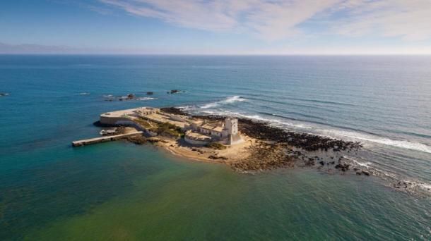 Luftaufnahme des Castillo Sancti Petri vor der Küste von Cádiz in Südspanien, wo Forscher glauben, den Tempel des Herkules Gaditanus gefunden zu haben. 