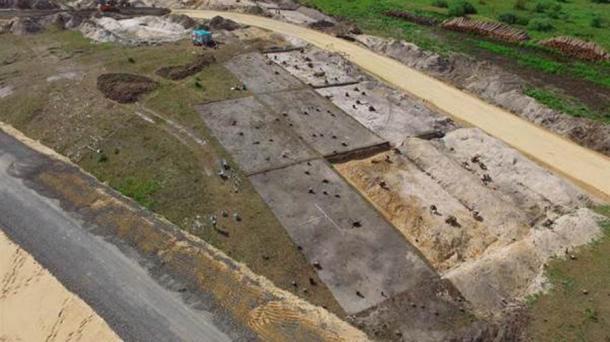 Malookulovskaya-3. Gesamtansicht der Ausgrabungsstätte aus einem Quadcopter.