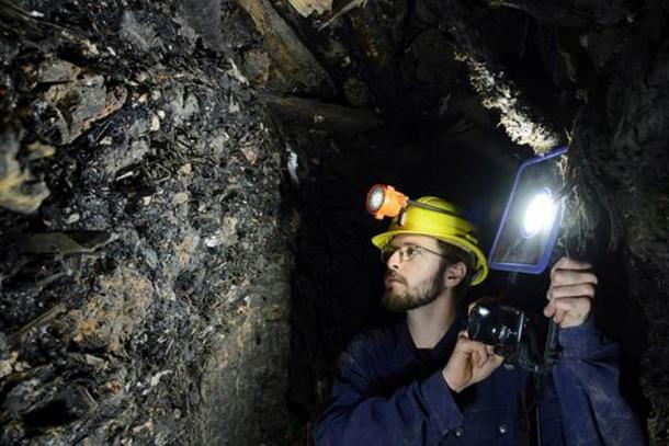 Die prähistorischen Bergleute ließen alles, was sie nicht mehr brauchten, in der Mine zurück. Dank des Salzes sind Tausende und Abertausende organische Objekte über die Jahrtausende perfekt erhalten geblieben.