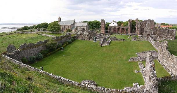 Ruinen der Priorei von Lindisfarne.