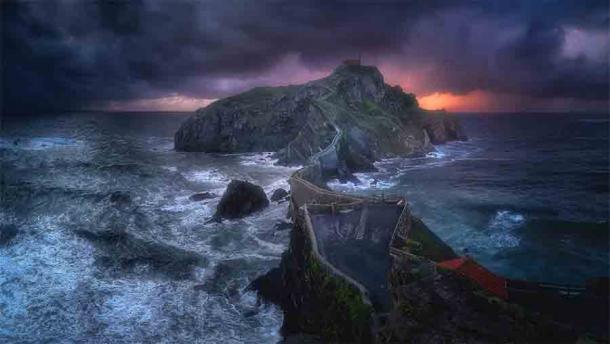 Die Nutzung von San Juan de Gaztelugatxe als Drehort für die siebte Staffel von Game of Thrones steigerte den Tourismus in der Gegend