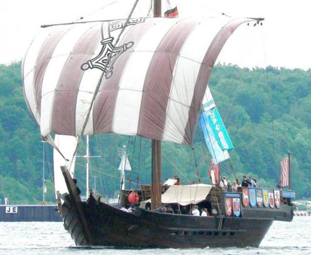 Die schwedische Kogge, die kürzlich vor der westschwedischen Küste gefunden wurde, sah fast genauso aus wie diese Nachbildung eines deutschen Hansekoggenschiffs.