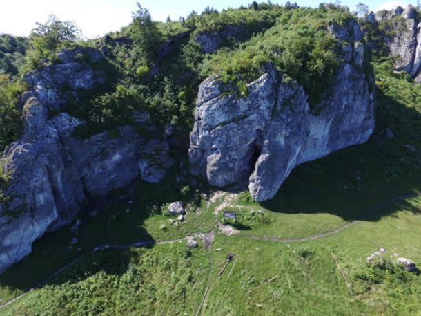 Luftaufnahme der Stajnia-Höhle in Polen, wo die Überreste des Neandertalers entdeckt wurden.