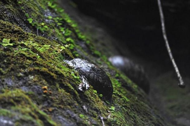 Steineier erscheinen aus dem eierlegenden Berg in China
