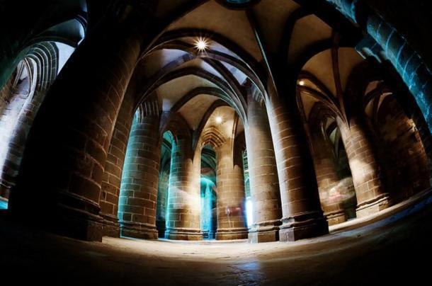 Das stimmungsvolle Innere von Mont-Saint-Michel