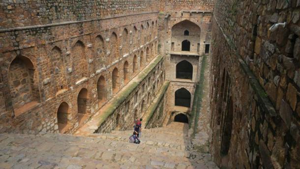 Agrasen Ki Baoli, Neu-Delhi – Stufenbrunnen aus dem 10. Jahrhundert, wo es spuken soll