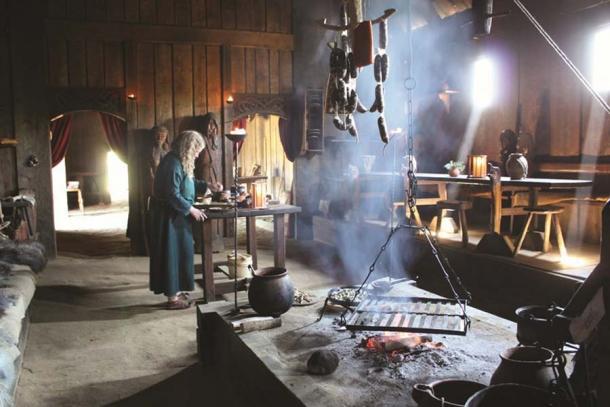 In der Wikingerstadt Ribe können die Besucher an Aktivitäten teilnehmen, die in der Wikingerzeit zum täglichen Leben gehörten, wie z. B. die Metallverarbeitung und die Alchemisten der Wikinger.