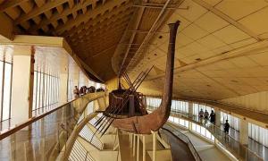Altes ägyptisches Sonnenschiff findet neue Heimat