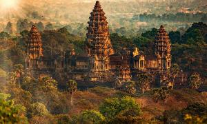 Geheimnisvolle und spektakuläre Architektur in Angkor Wat