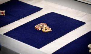 Atemberaubender böhmischer Schmuck in der Tschechischen Republik gefunden