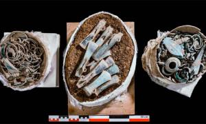 Kuriose bronzezeitliche Ritualschätze in Frankreich ausgegraben